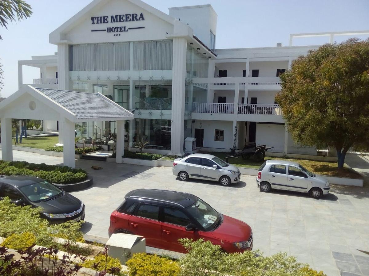 The Meera Hotel Derol Exteriér fotografie